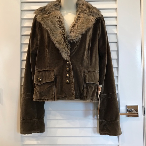 BB Dakota Jackets & Blazers - NWT B B Dakota Olive Green Jacket w/ Faux Fur